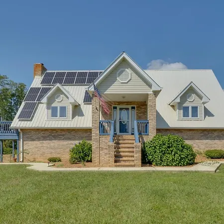 Spacious Mcminnville Vacation Home With Gas Grill!